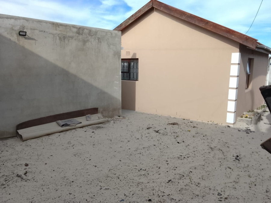  Bedroom Property for Sale in Llitha Park Western Cape
